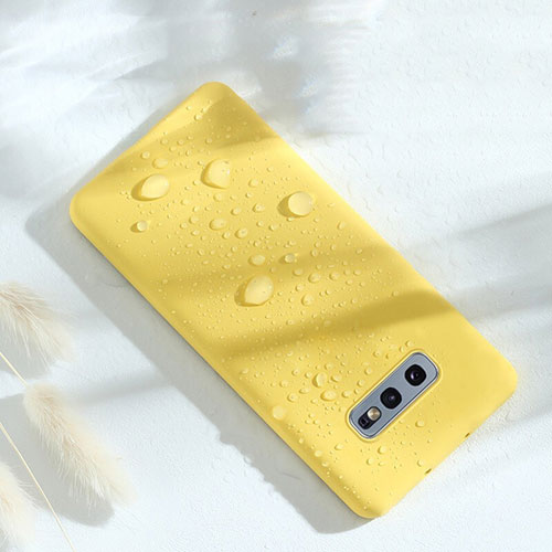 Ultra-thin Silicone Gel Soft Case 360 Degrees Cover C02 for Samsung Galaxy S10e Yellow