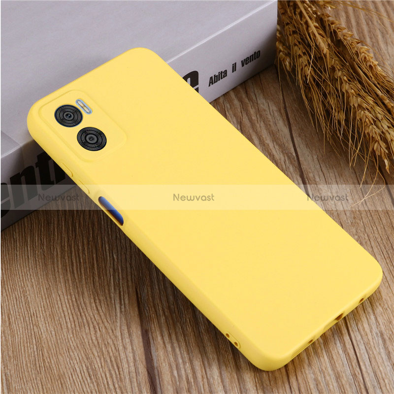 Ultra-thin Silicone Gel Soft Case 360 Degrees Cover for Motorola Moto E22 Yellow