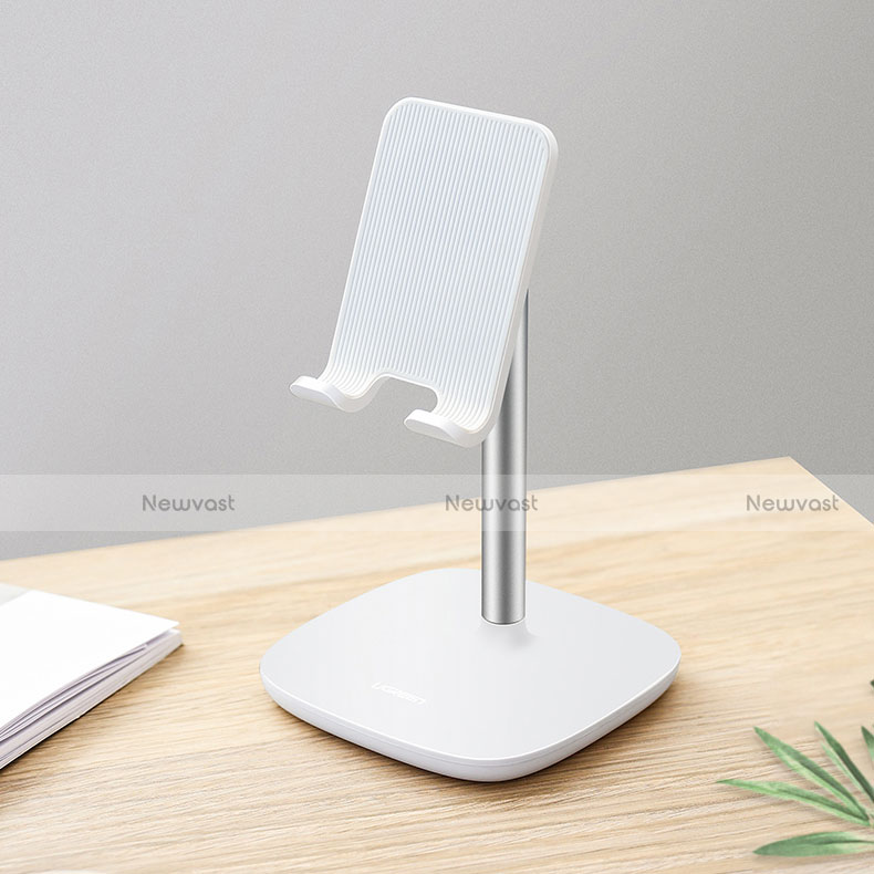 Universal Mobile Phone Stand Smartphone Holder for Desk H02 Silver